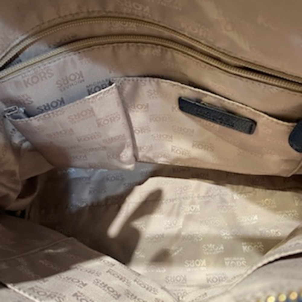 Michael kors shoulder bag and wallet - Picture 8 of 9